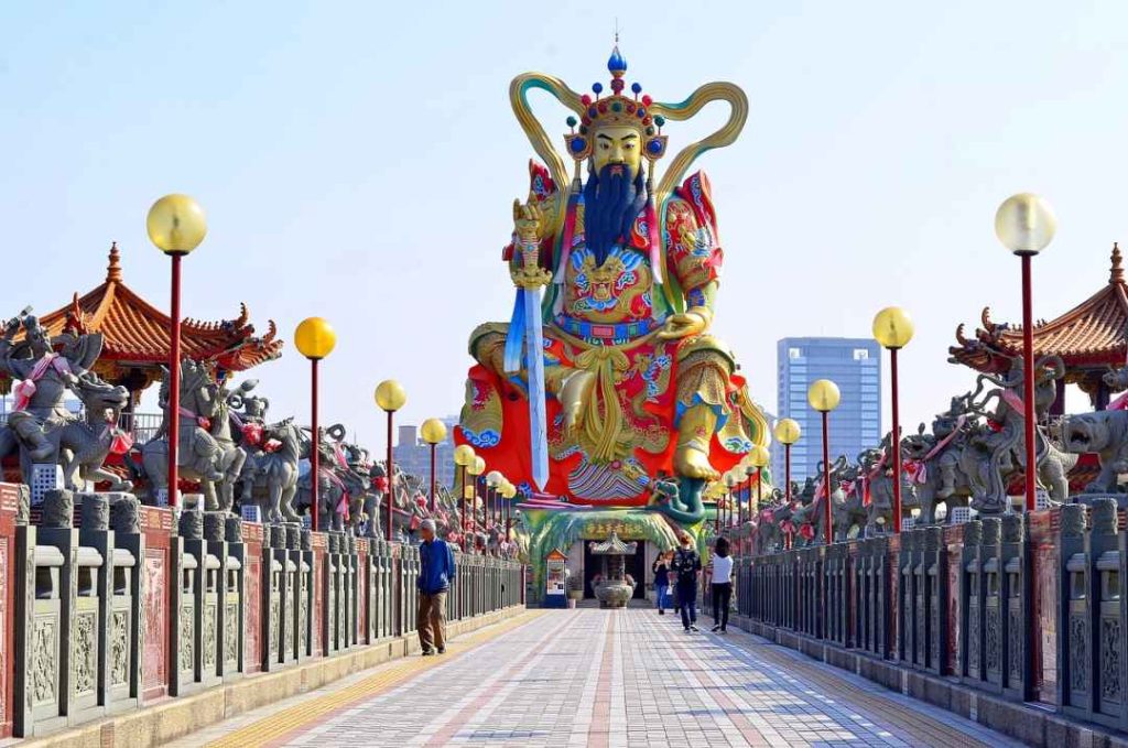 Kaohsiung Temple with Big Statue Exploration with Taiwan Self-driving Gharry
